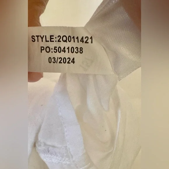 Vineyard Vines Women’s Linen Button Front Shift Dress White with Gold Accent - Picture 8 of 9